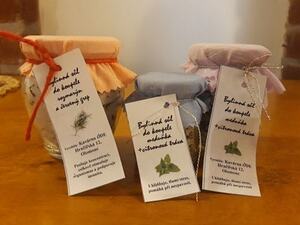 Sůl do koupele z bylinek z naší zahrádky